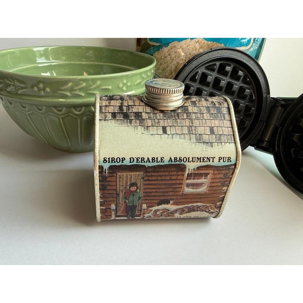 1984‎ Canadian Maple Syrup Tin Can Rustic Cabin Scene 16.9oz